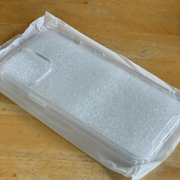 New Crystal Clear Case iPhone 12 Pro Max - Picture 12 of 12